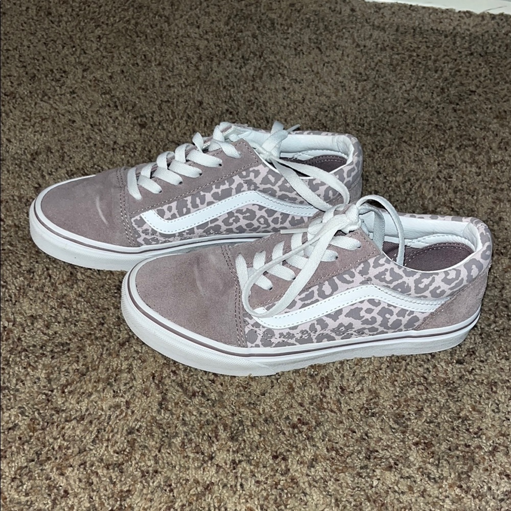 Vans White and Purple Sneakers Classic Low-Top Style